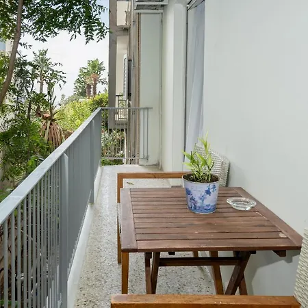 Sunlit Urban Oasis In Vibrant Palaio Faliro Athens Exterior photo