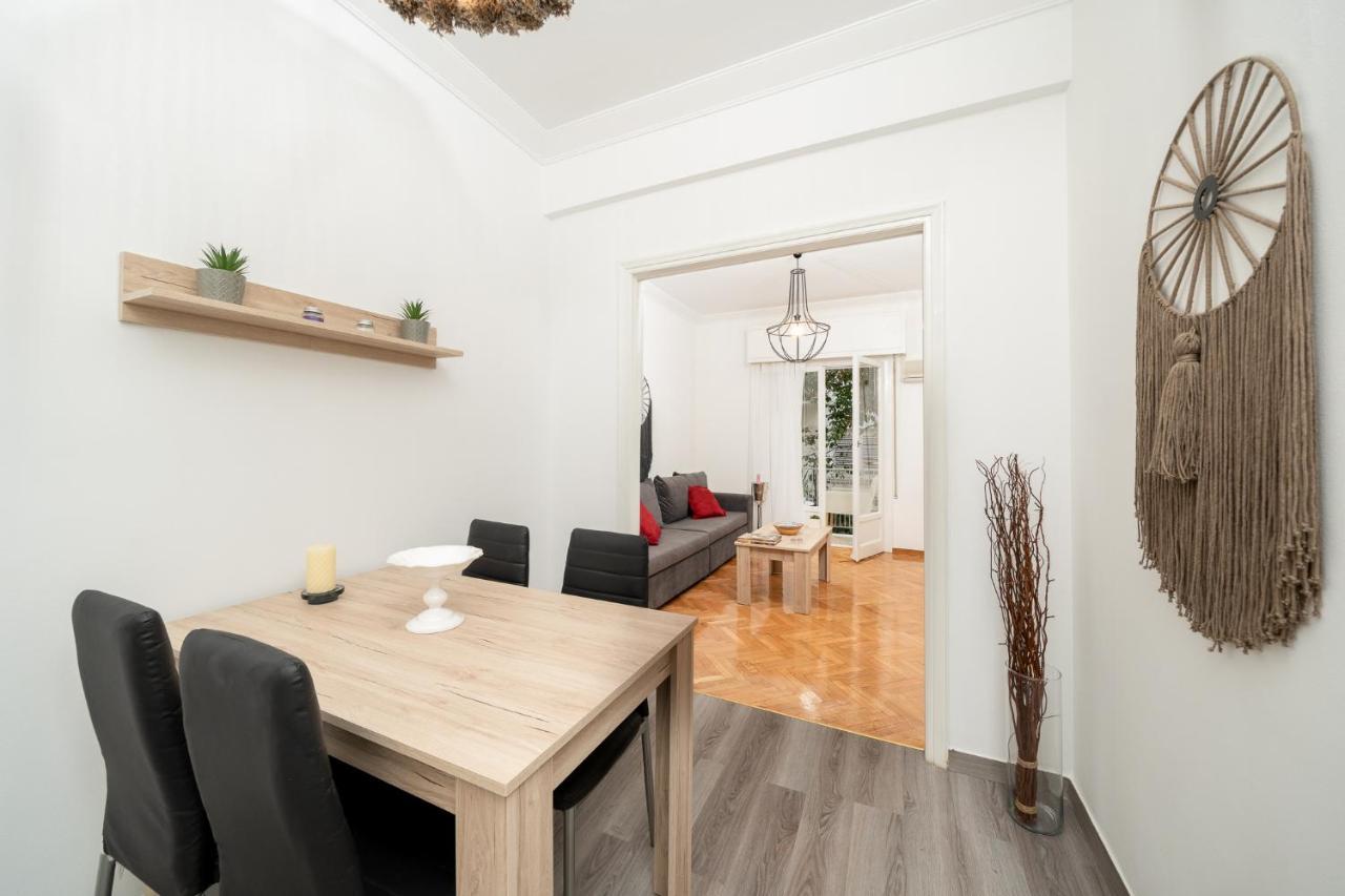 Sunlit Urban Oasis In Vibrant Palaio Faliro * Athen